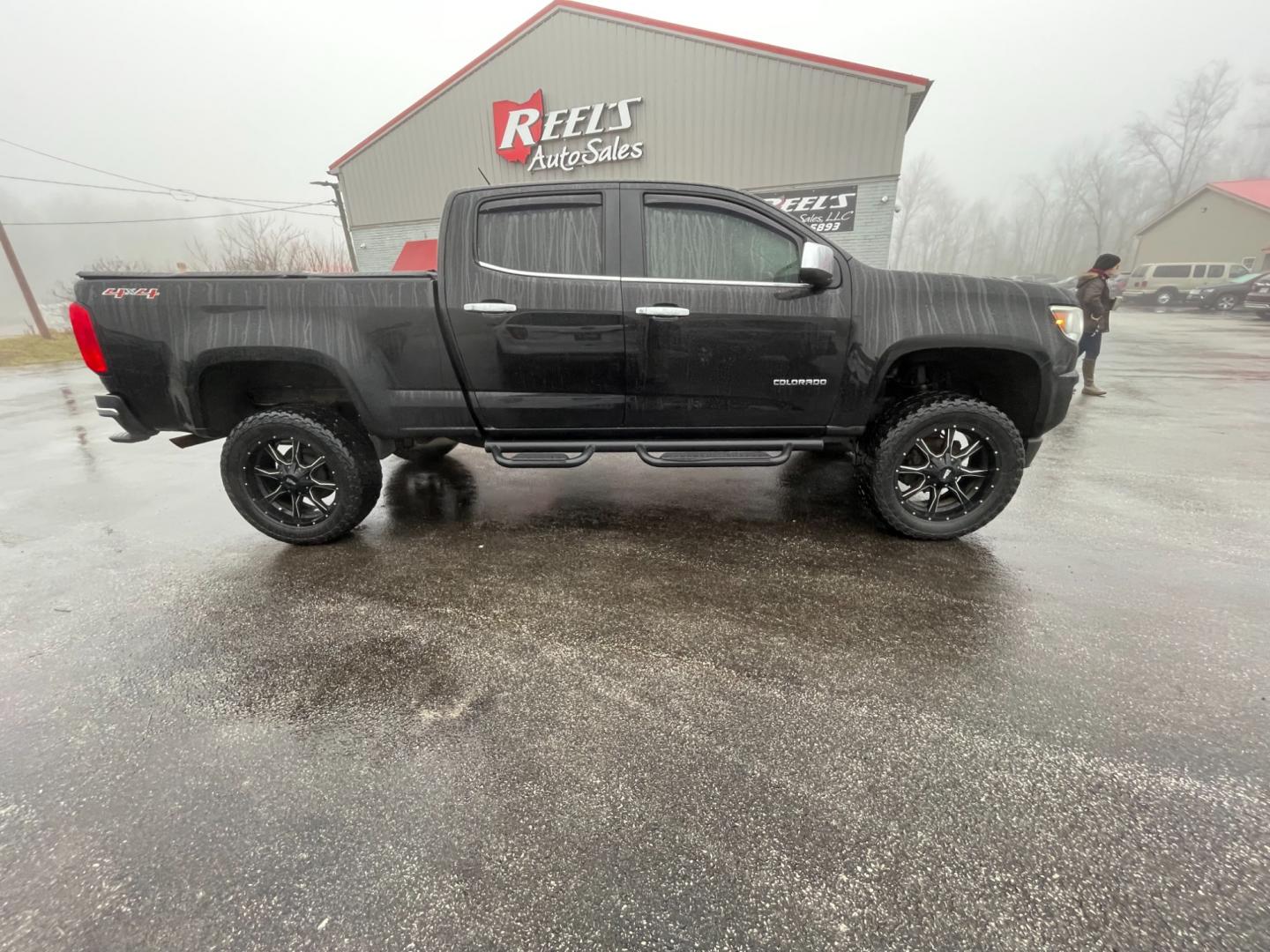 2016 Black /Black Chevrolet Colorado LT Crew Cab 4WD (1GCGTCE36G1) with an 3.6L V6 DOHC 24V engine, 6 Speed Automatic transmission, located at 547 E. Main St., Orwell, OH, 44076, (440) 437-5893, 41.535435, -80.847855 - Photo#5